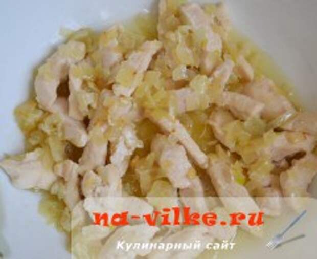 Салат с фасолью и куриным филе