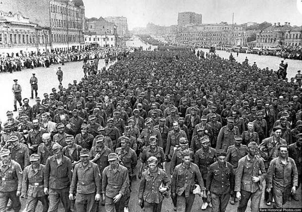 Марш немецких военнопленных по Москве после «Багратиона» - Подвиг лейтенанта Рака | Военно-исторический портал Warspot.ru