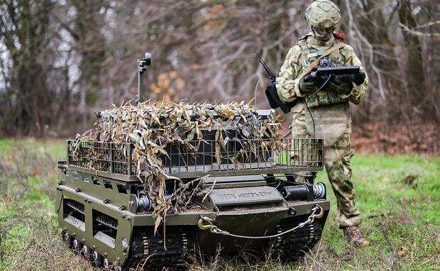 В зоне СВО «Курьеры» теперь рассекают с пулеметным модулем и минами