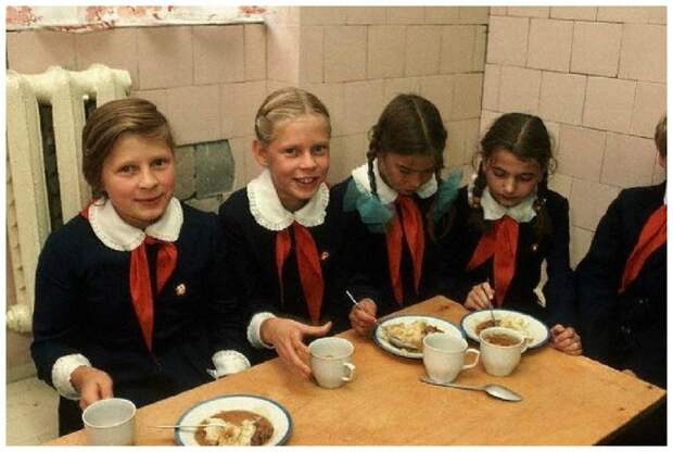 Вкус нашего детства: школьная столовая и буфет