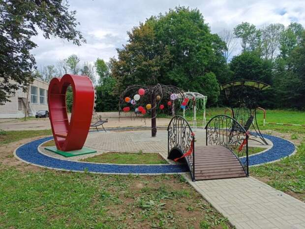 На Смоленщине благоустроят более 100 дворов и общественных территорий