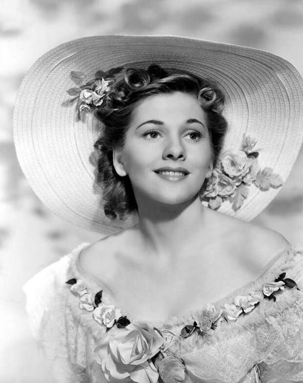 rebecca-joan-fontaine-1940-everett.jpg