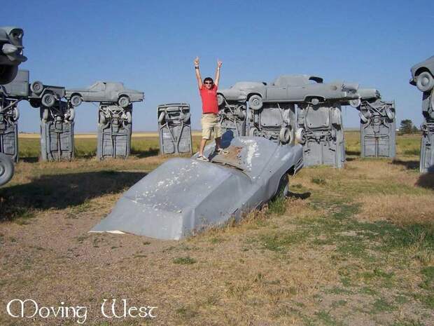 Монумент из старых американских машин выставлен на продажу (10 фото) Монумент из старых американских машин выставлен на продажу (10 фото)