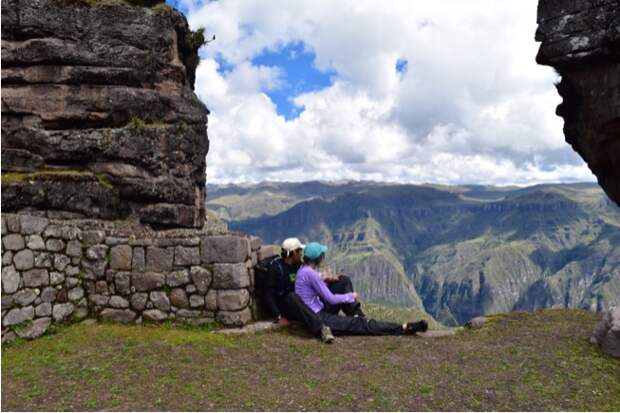 Фото взято с сайта: https://www.cusconative.com/waqrapukara-hiking-guide/
