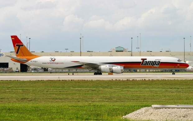 Tampa DC-8−71 F