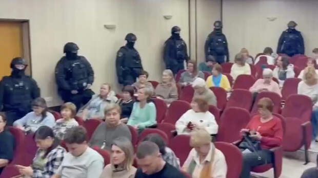 В Петербурге полиция задержала 70 сектантов, молившейся за Зеленского и победу ВСУ