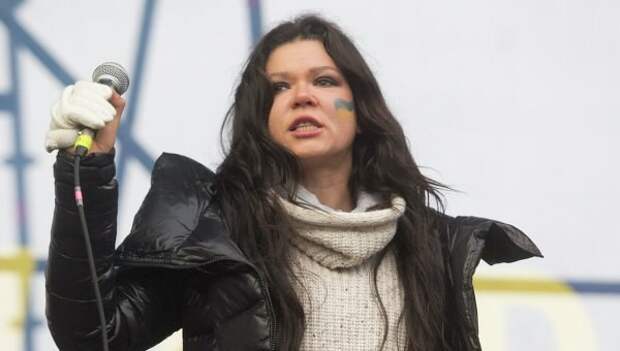 Певица Руслана пригрозила Порошенко революцией из-за ареста Корбана