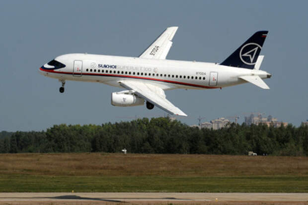 Самолет SSJ-100