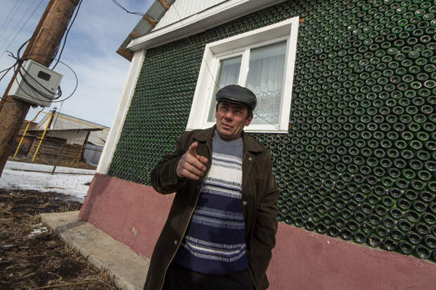 Южноуралец построил дом из бутылок от шампанского бутылки, дом, строитель