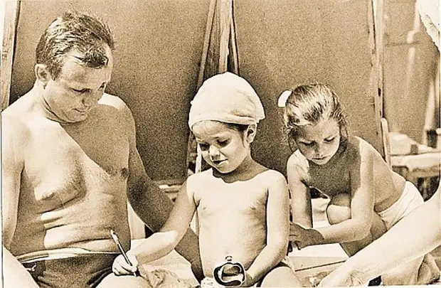 Гагарин и дети