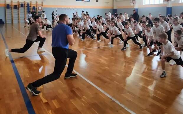 Чемпионы провели зарядки в рязанских школах