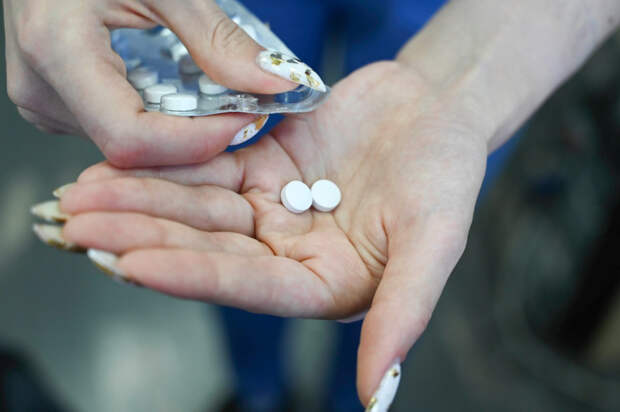 Кофе и таблетки: фармаколог назвал пять опасных сочетаний