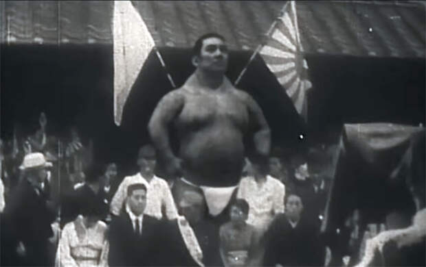 Видео с гигантом в Японии