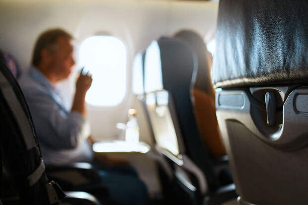 В США осудили мужчину, который приставал к пассажирке и устроил дебош в самолете