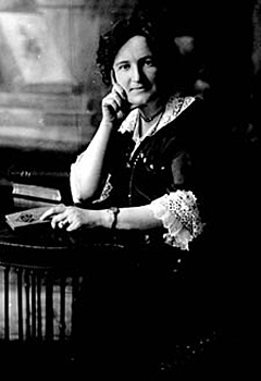 Нелли МакКланг. Фото: Cyril Jessop / Library and Archives Canada