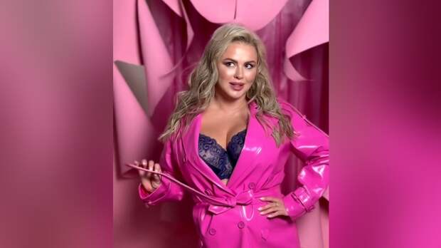 Семенович удивилась зумерам, которые делят счета с девушками: «Несчастные»