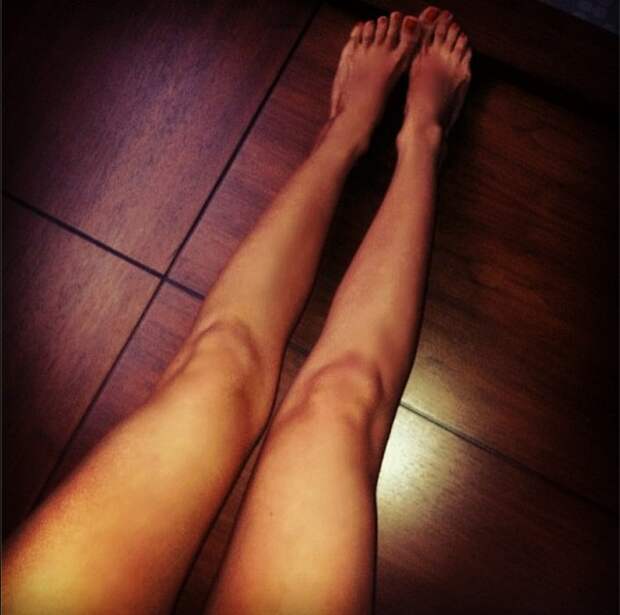 Красивый ноги молодой девушка