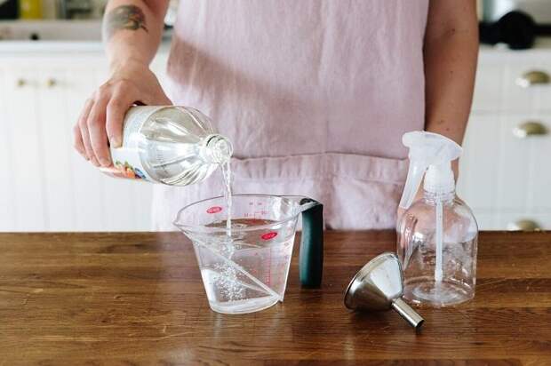 Как почистить ванну за пару минут, не сгибаясь в три погибели