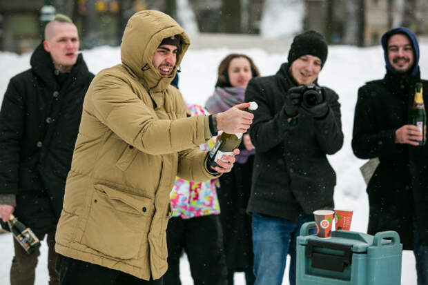 В Санкт-Петербурге прошёл первый чемпионат по стрельбе пробками от шампанского