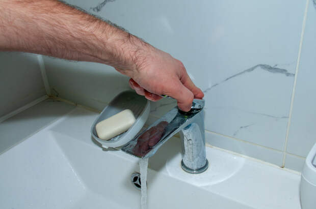 Жители российского города пожаловались на мутную воду из-под крана