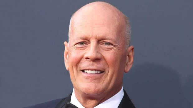 Брюс Уиллис не знает о своем диагнозе: жена актера рассказала о его состоянии