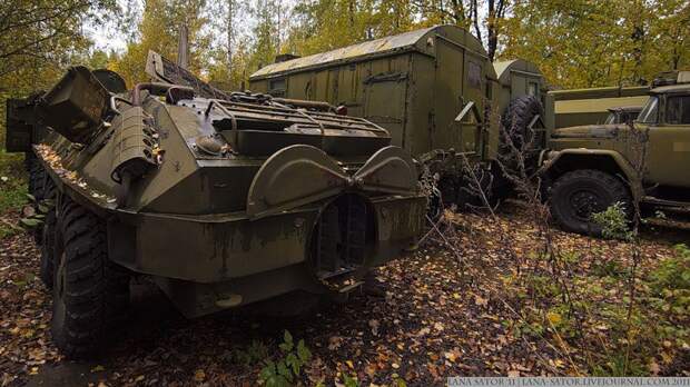 Кладбище военной техники авто, армия, консервация