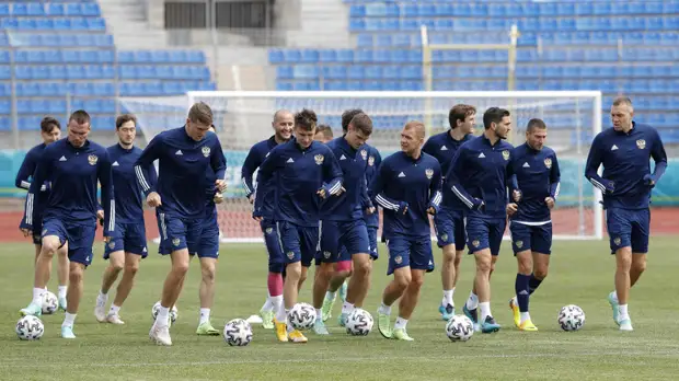 Сборная России сразу после матча с Данией на Евро-2020 вылетит в Москву