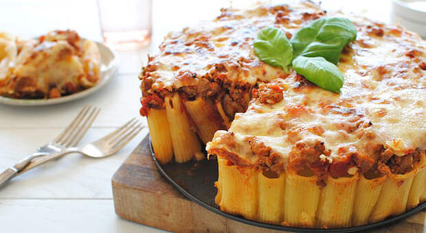 pirog-s-makaronami (586x322, 209Kb)