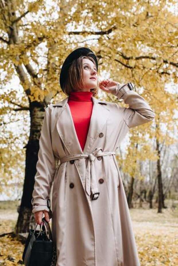 С чем носить тренч этой осенью