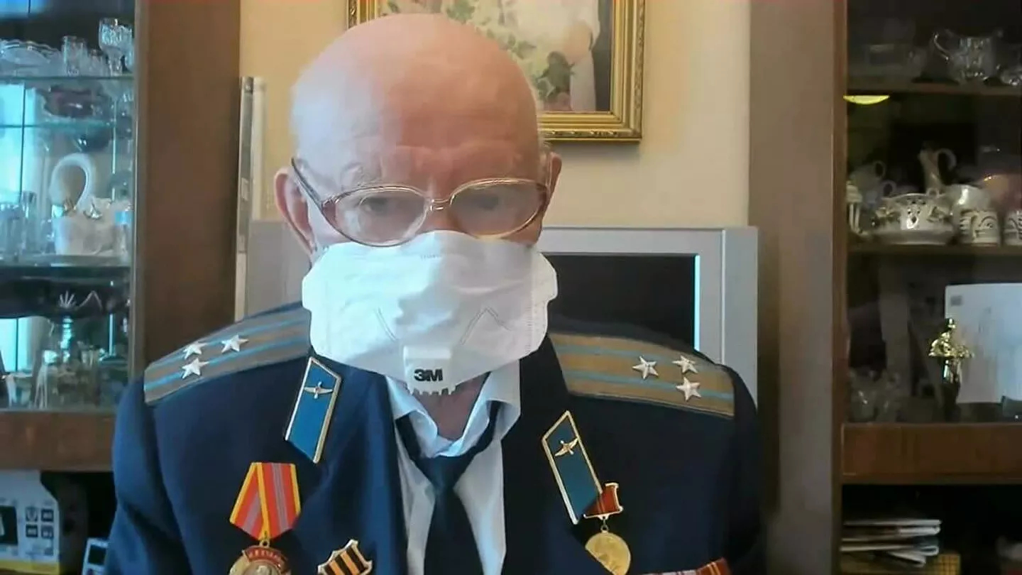 За что на самом деле борются "революционеры с фонариками"