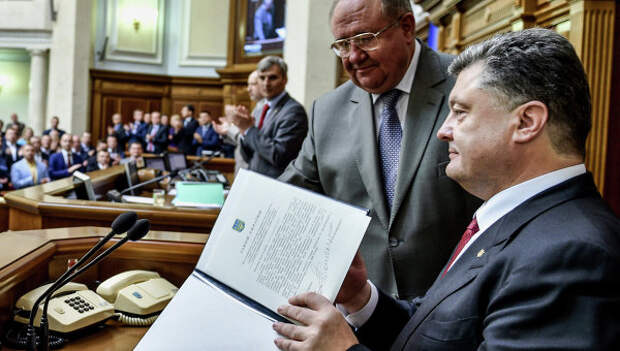Петр Порошенко на заседании Верховной Рады Украины в Киеве. Архивное фото