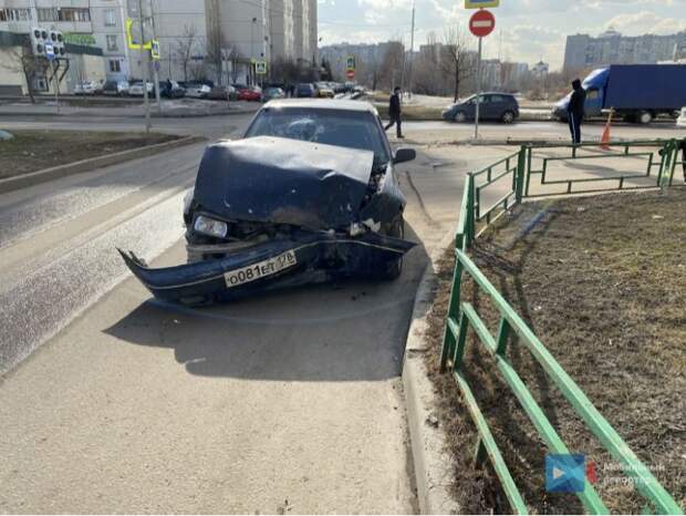 В ДТП на Мячковском бульваре пострадали два человека