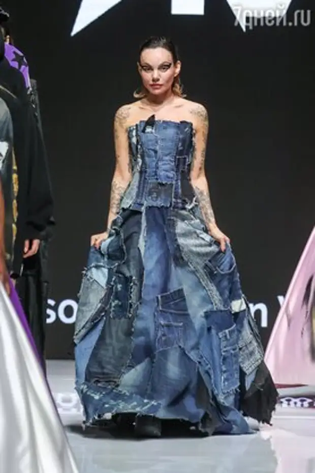 Маша Цигаль представила 30 модных образов, скроенных из ее собственной одежды и вещей близких друзей