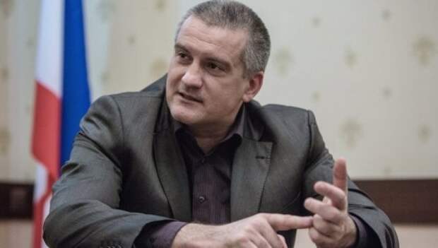 Аксенов: крымчане вновь послали киевскую власть "по известному адресу"