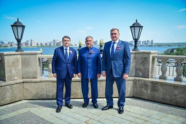 Рустам Минниханов встретился с Дюминым и Левитиным перед открытием Спортивных игр БРИКС