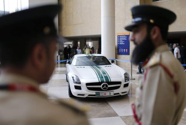 Porsche 918 Spyder и другие суперкары полиции Дубая дубай, полицейский автомобиль, спорткары, суперкары