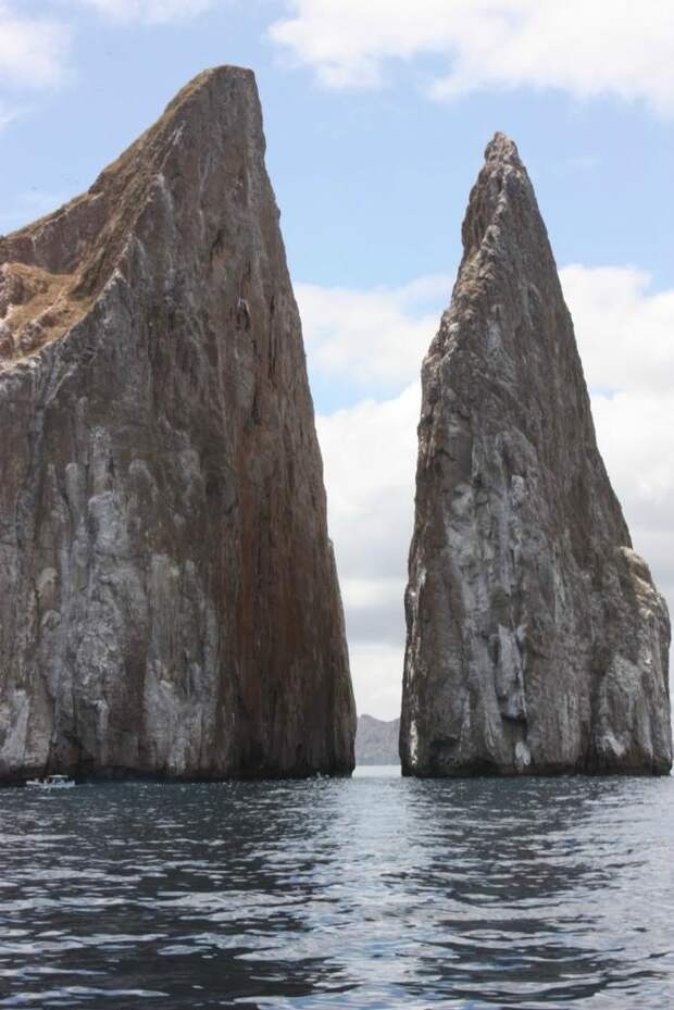 rocks12 Самые красивые и необычные морские скалы