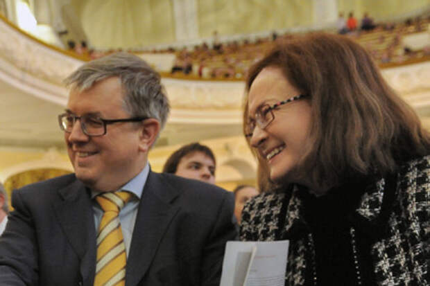 Ярослав Кузьминов (слева) и Эльвира Набиуллина