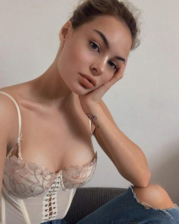 Фото симпатичных девушек из социальных сетей