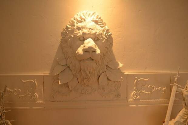Творческий угол в квартире архитектура, декоративный камень, лев, литье, ремонт, своими руками, скульптура