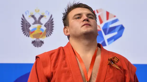 На Bellator 269 показали ирландский флаг вместо российского во время выхода Сидельникова