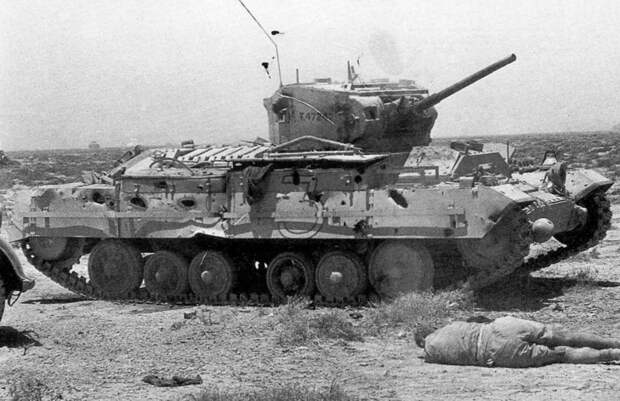 Уничтоженный британский пехотный танк «Валентайн». Битва за Эль-Аламейн, осень 1942 г. Великая отечественая война, архивные фотографии, вторая мировая война