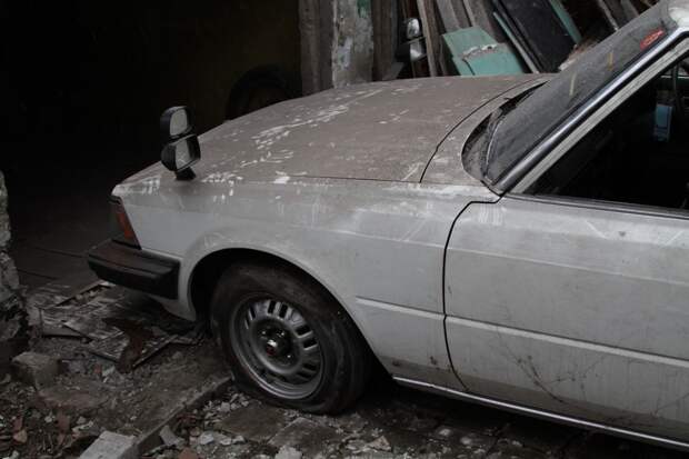 Toyota Mark II 1984-го года замурованная за стеной Mark II, toyota, находка