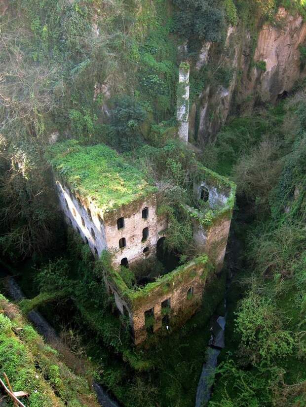 Самые красивые заброшенные места в мире The 33 Most Beautiful Abandoned Places In The World 23 Самые красивые заброшенные места в мире