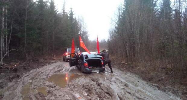 Автопробег в честь Дня Победы в Карелии застрял в грязи авто, автопробег, день победы, дороги, карелия