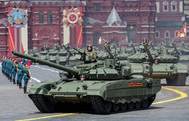 NYT: Трамп назвал Россию непобедимой после парада Победы в Москве