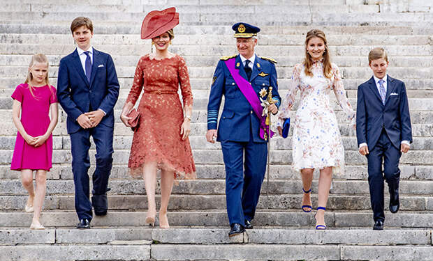 Парадный выход: как королевская семья Бельгии отметила национальный день страны
