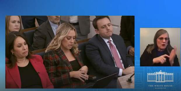 Ой, какие мы нежные, какое слово деликатное нашли для заголовка в Daily Caller: "Карин уклоняется от ответа на вопрос о последнем бизнес-отчете Хантера Байдена".-6