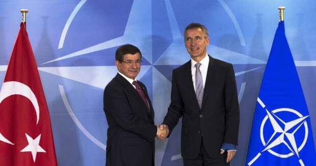 Столтенберг: НАТО поддерживает усилия Турции по защите своих границ