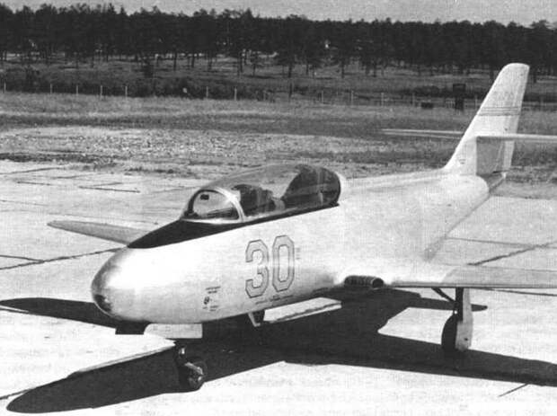 Yak-30-01-01.jpg